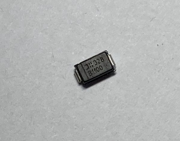 Діод DIODES B1100-13-F 100V 1A, SMA (DO-214AC) (B1100)