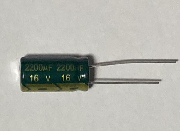 Конденсатор OEM 2200mF 16V 10x20mm, 105C (2200uF16V1020)