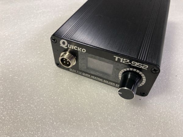 Паяльна станція QUICKO T12-952 на жалах Hakko T12 108Вт,  220В, OLED, автовідключення. в комплекті жало T12-KU - 1 шт