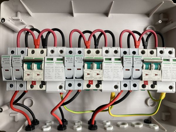 Щит захисту OEM DC550V Fuse 25А, 3 входи, 3 вихлди (TOPV18-550-3-3)