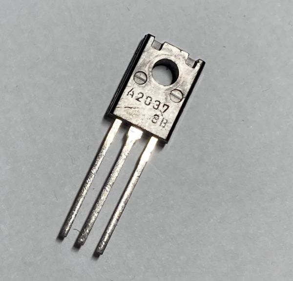 Транзистор SANYO A2037 PNP, 50V 7A (2SA2037)